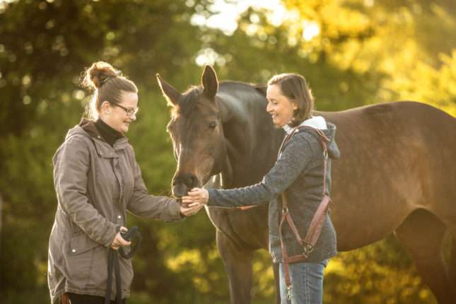 Silke Ritthaler mit Stute Galina und einem Coachinggast